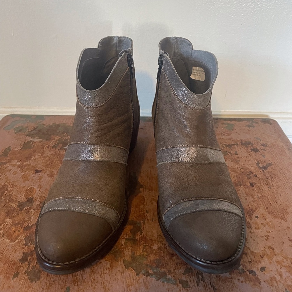 Kanna Boots Booties Made in Spain Women’s 7.5 Suede Shimmer Brown Silver Western